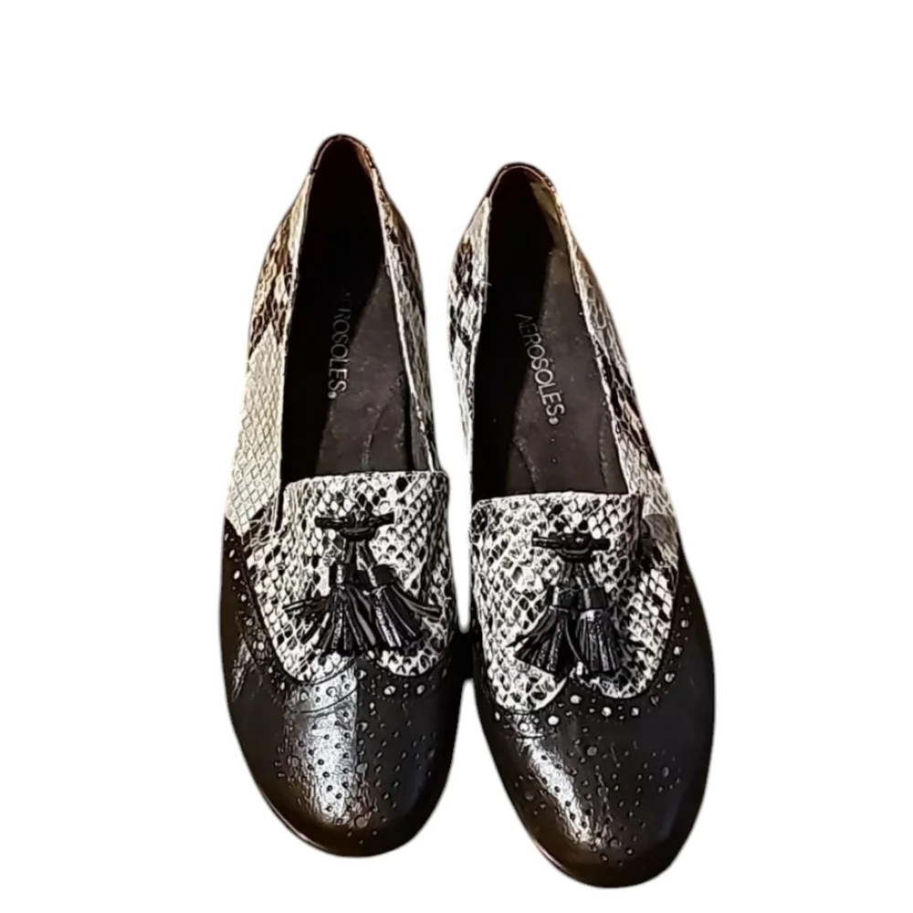Aerosoles sz 9.5 brown cream snake print loafers tassel slip on SH229